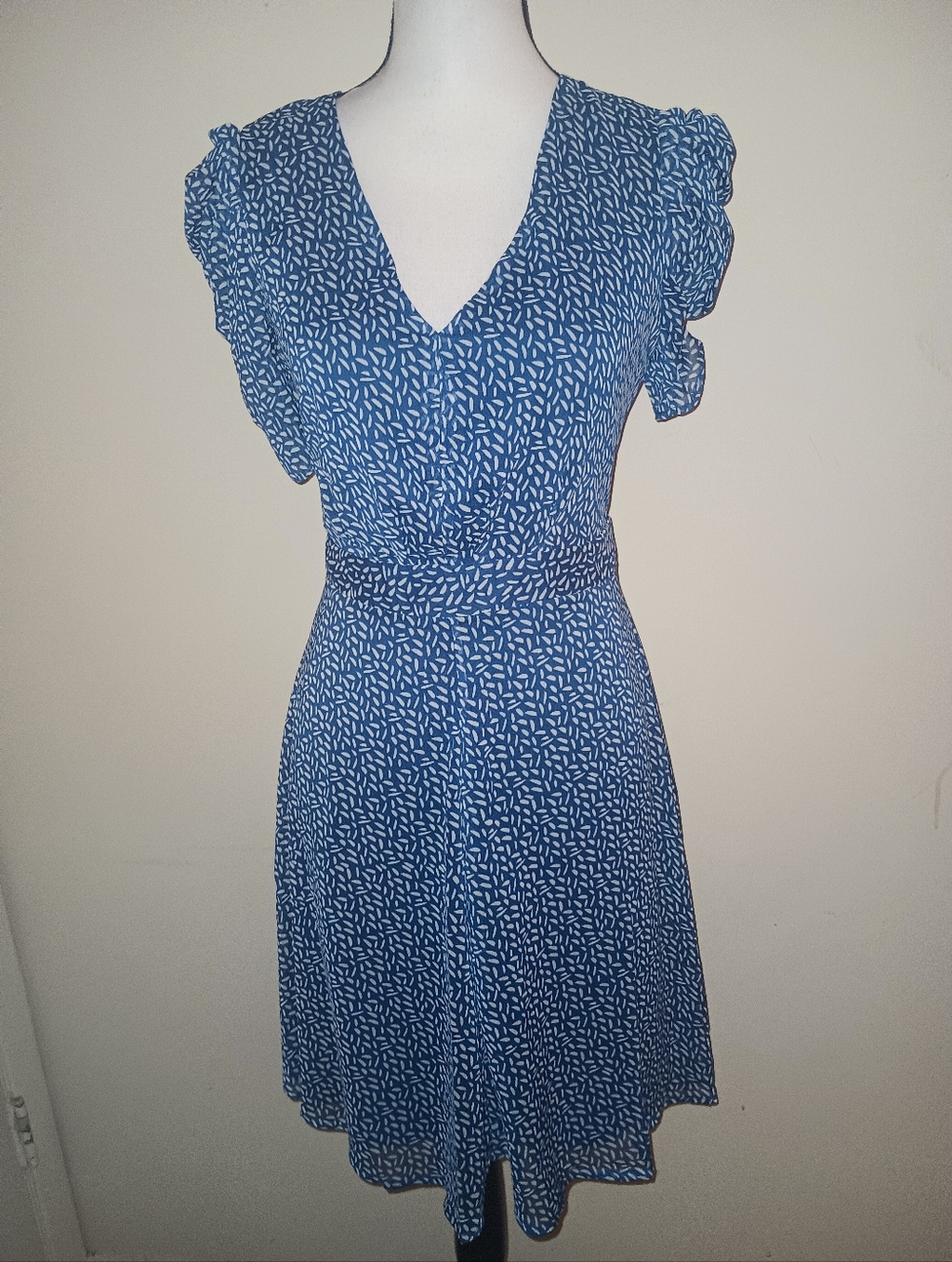 DKNY Chiffon Blue Patterned V-Neck Dress SZ6